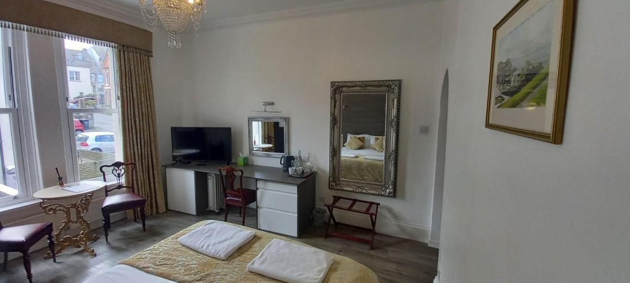 Bed and Breakfast Grosvenor House - Onsite Free Parking Ильфракомб Экстерьер фото